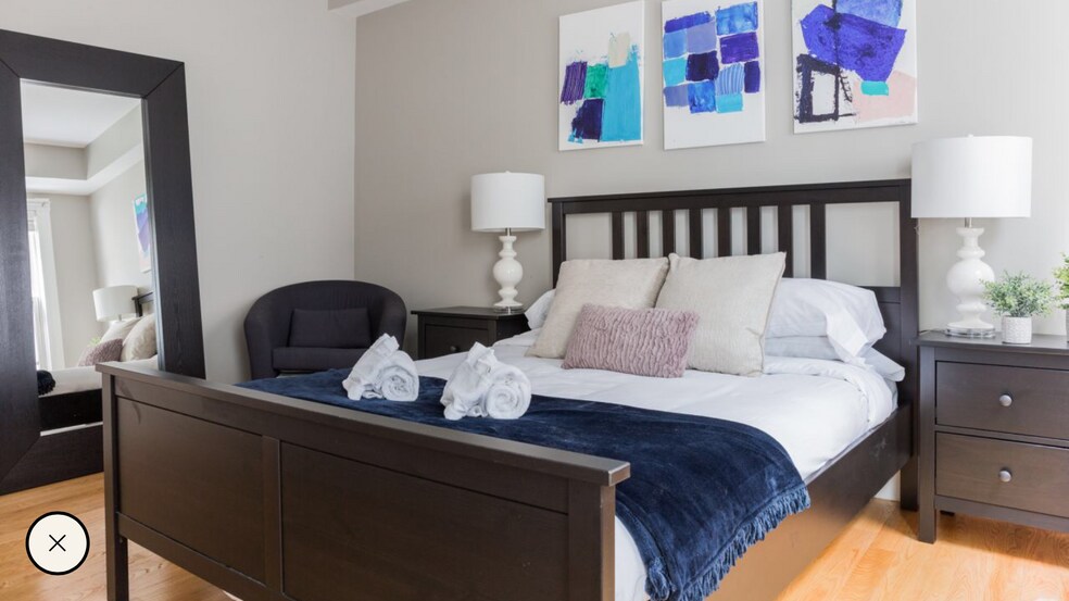 Building Photo - 7 Story St