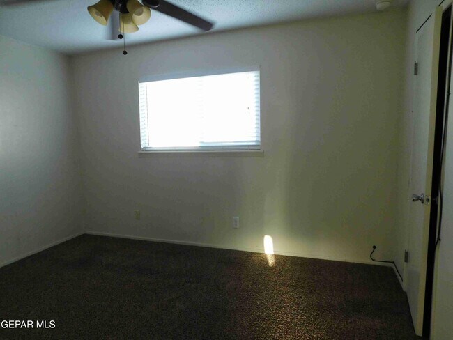 Building Photo - 225 3 Rivers Dr