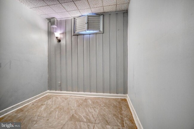 Building Photo - 1207 SAINT ANDREWS Way