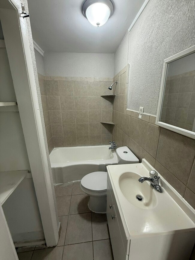 Building Photo - 3637 Winston Dr