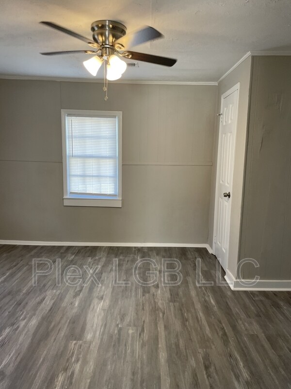 Building Photo - 112 Oak Ln