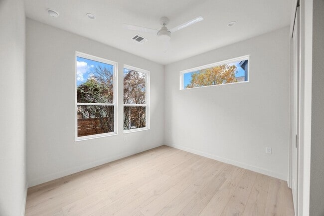 Building Photo - 1709 Maple Ave