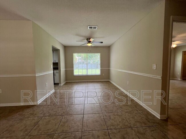 Building Photo - 360 Vincent Dr