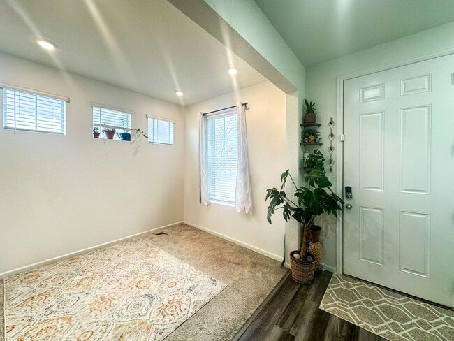 Building Photo - CORNER PAIRED HOME ACROSS THE PARK!