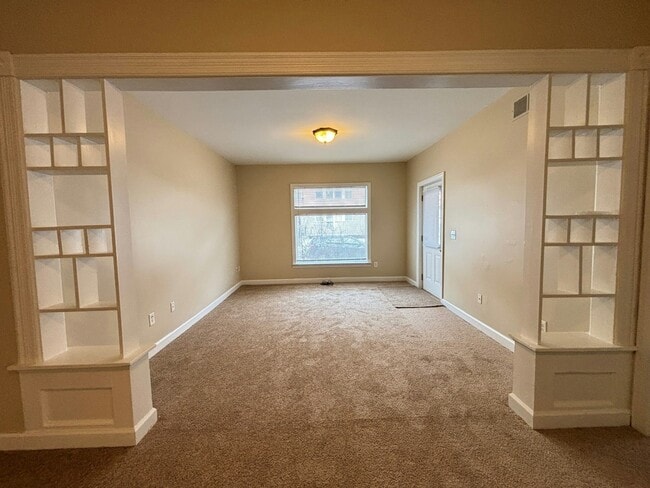 Building Photo - 99 Clinton St