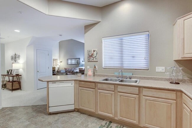 Building Photo - 8074 W Beck Ln