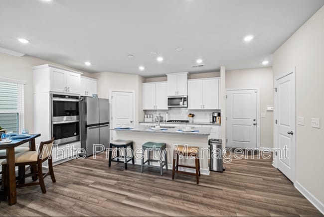 Building Photo - 709 Windage Wy