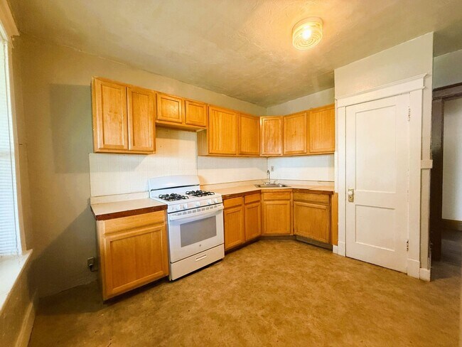 Building Photo - 2nd Floor Unit for Rent