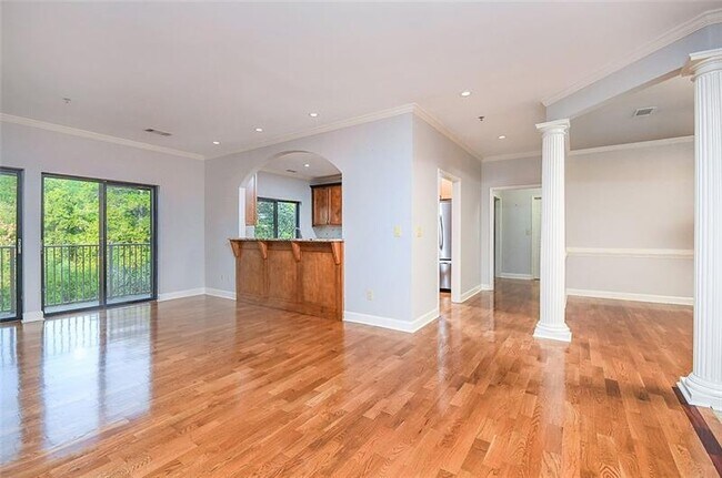 Building Photo - 2865 Lenox Rd NE