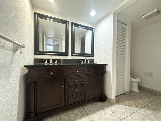 Building Photo - 354 Lake Arbor Dr