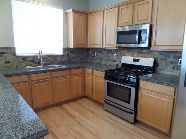 Building Photo - Gorgeous 3 Bedroom Home in Fantastic Bothell Location!