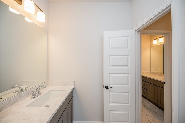 Building Photo - 21515 Blue Porterweed Trl