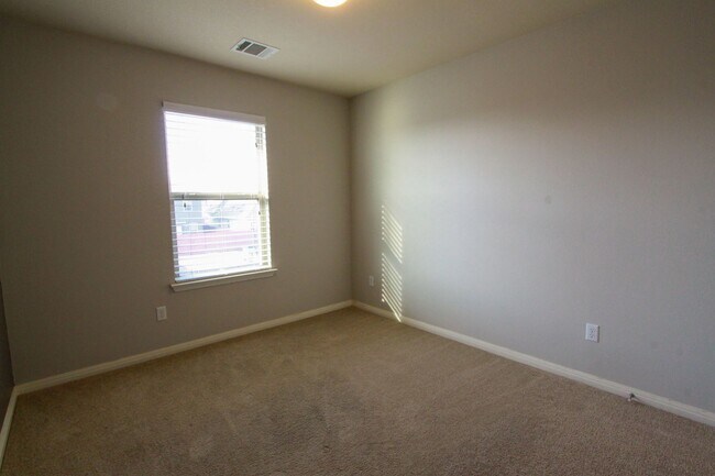 Building Photo - 3 Bedroom, 2.5 Bath Home in East Austin's ...