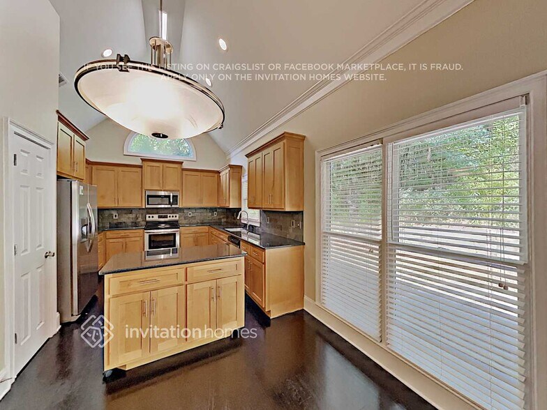 Building Photo - 14 Whitegrass Ct