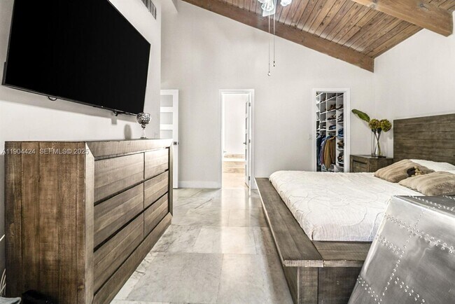 Building Photo - 513 Leslie Dr