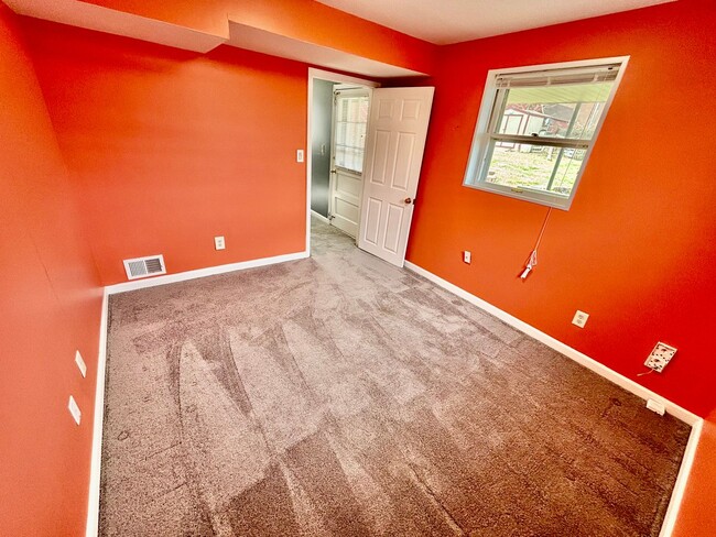 Building Photo - Move-In Ready! Your Dream Home Awaits!