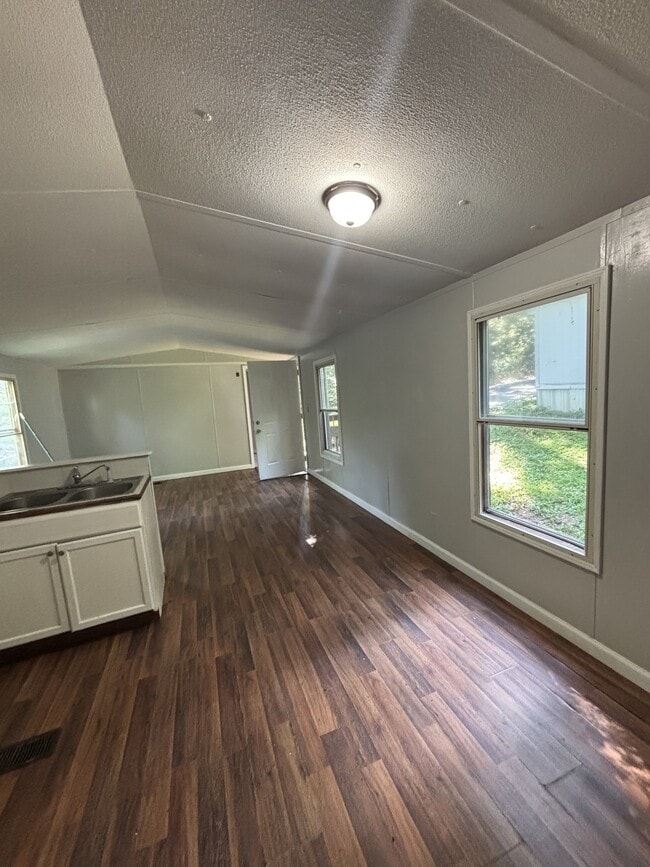 Building Photo - 219 Cherry Tree Dr