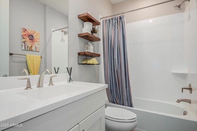 Building Photo - 11353 N Luckenbach St