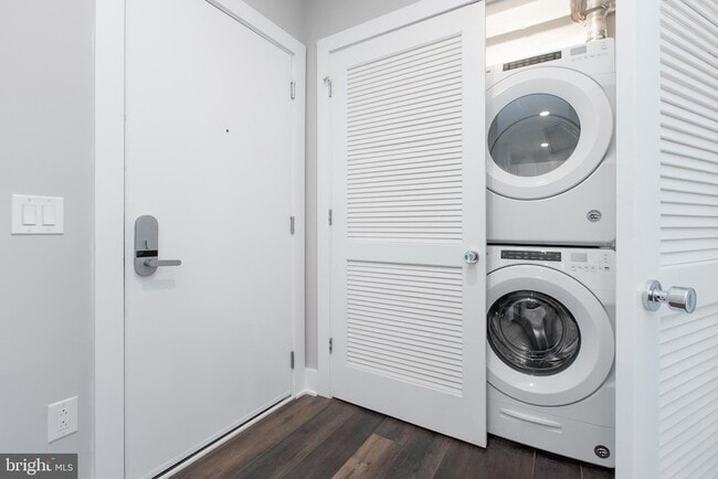 Building Photo - 45 W Haines St