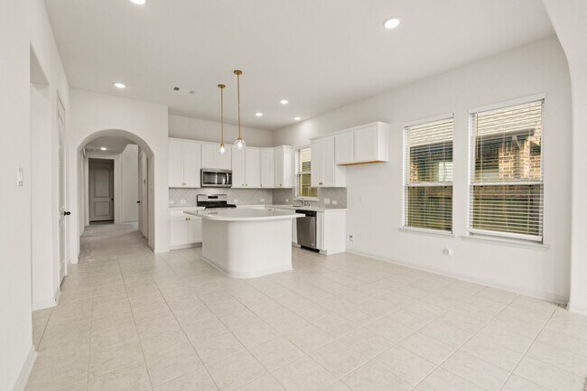 Building Photo - 6018 Bristol Spur Ln