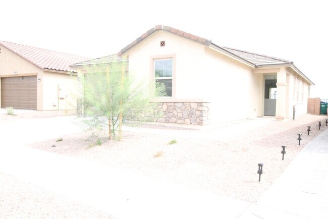 Primary Photo - 5523 W Monterey Dr