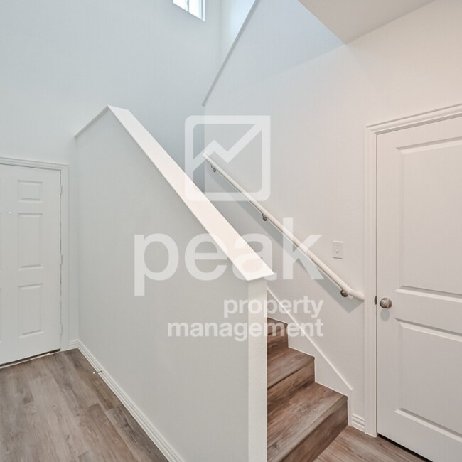 Building Photo - $1725! 3Bed/2.5Bath home in Fort Worth! SPECIAL Free APPLICATION by July 10th and use the code "2...