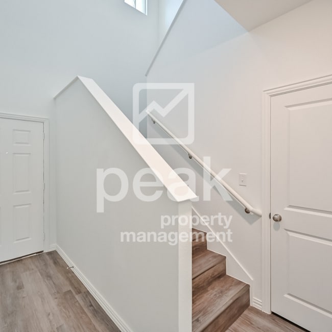 Building Photo - Just in time for SUMMER! Beautiful home re...