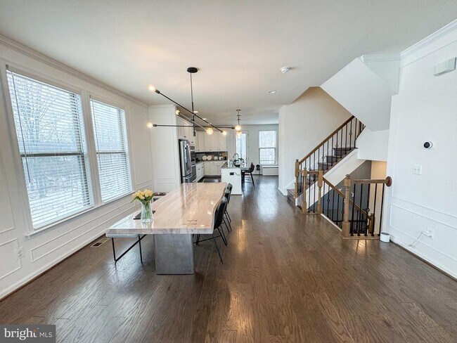 Building Photo - 42462 Dogwood Glen Square