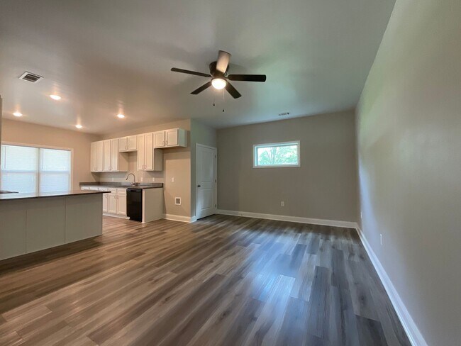 Building Photo - Duplex