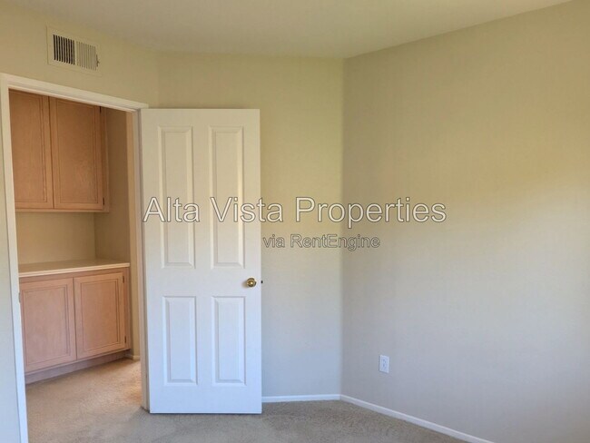 Building Photo - 13620 Essence Rd
