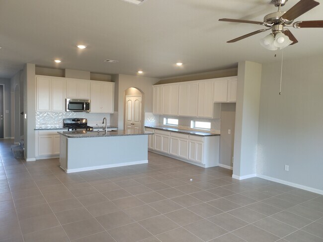 Building Photo - 6031 Scott Way