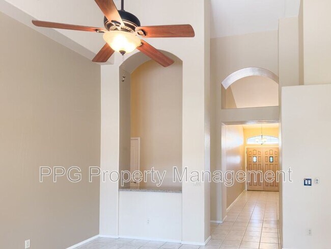 Building Photo - 5517 W Aster Dr