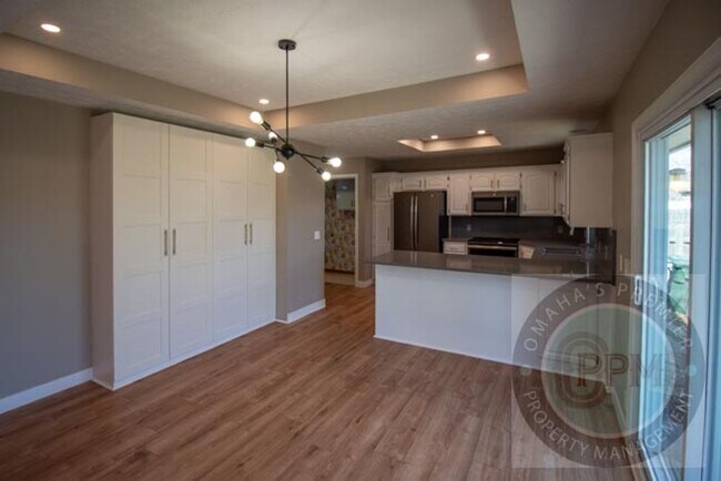 Building Photo - 700.00 off Deposit 4 Bed Ranch House in Mi...