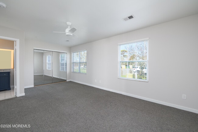 Building Photo - 222 Waters Edge Dr