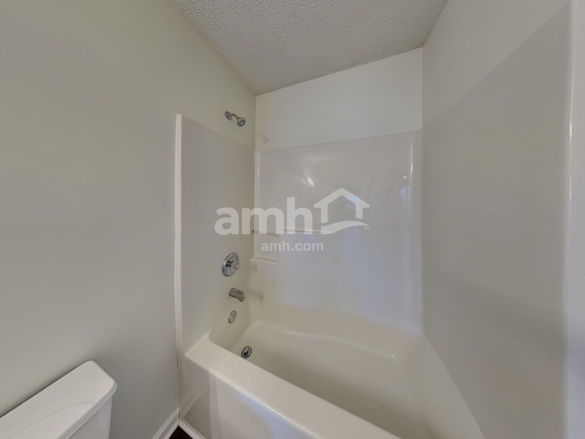 Building Photo - 2521 Highland Park Dr