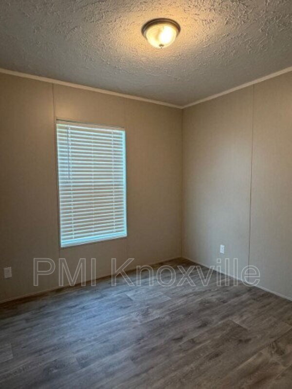 Building Photo - 1413 Howell River Rd