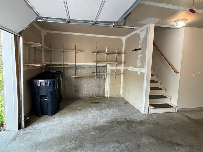 storage space of garage - 7792 Village Pl