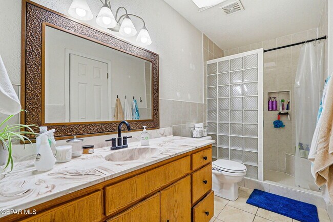 Building Photo - 6116 Navajo Ave