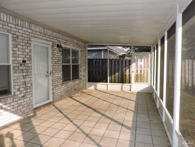 Building Photo - 6423 Lake Charlene Ln