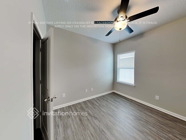 Building Photo - 11440 64th St E