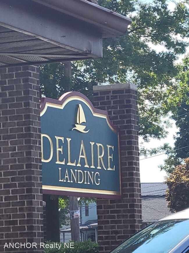Building Photo - 2 br, 1 bath House - 50-103 Delaire Landin...