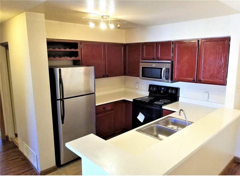 Building Photo - 4450 S Pitkin St