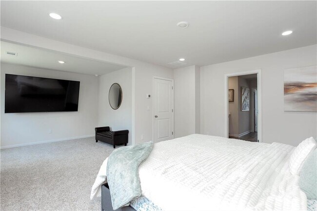 Building Photo - 607 Runnel Dr