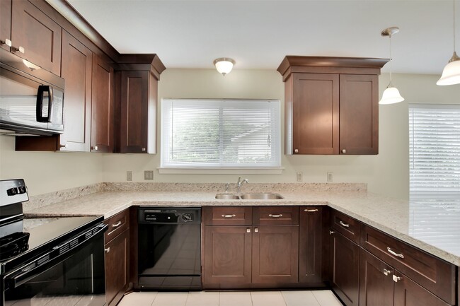 Building Photo - 15326 Glamorgan Dr