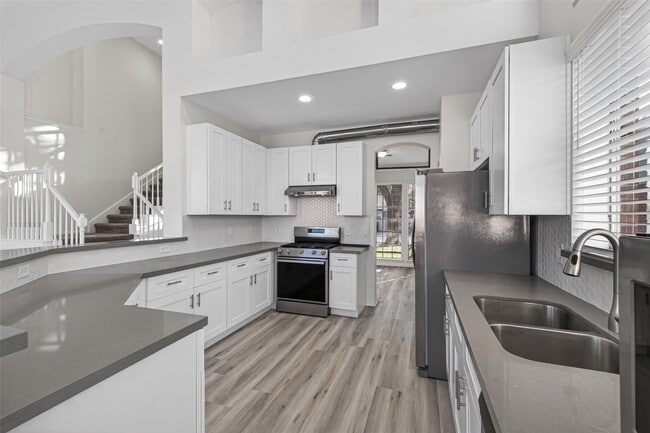 Building Photo - 3522 Brookwood Dr