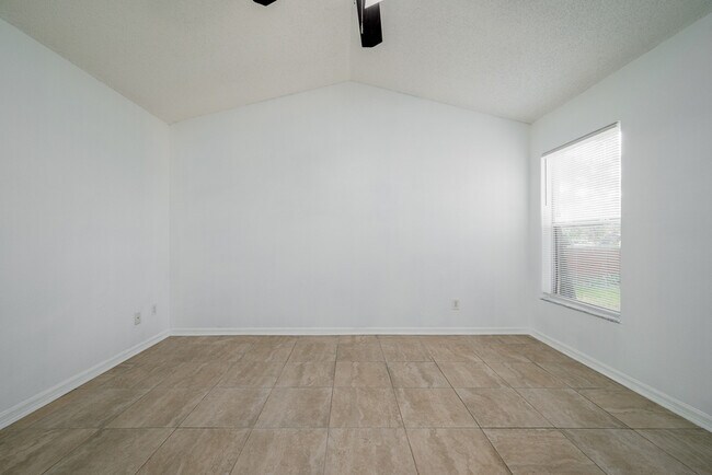 Building Photo - 10478 Sun Villa Blvd