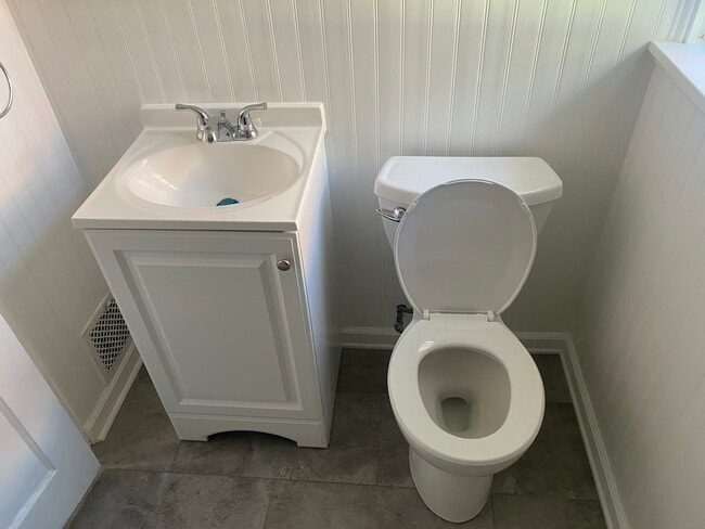 Bathroom Area - 503 Greenhill Ave