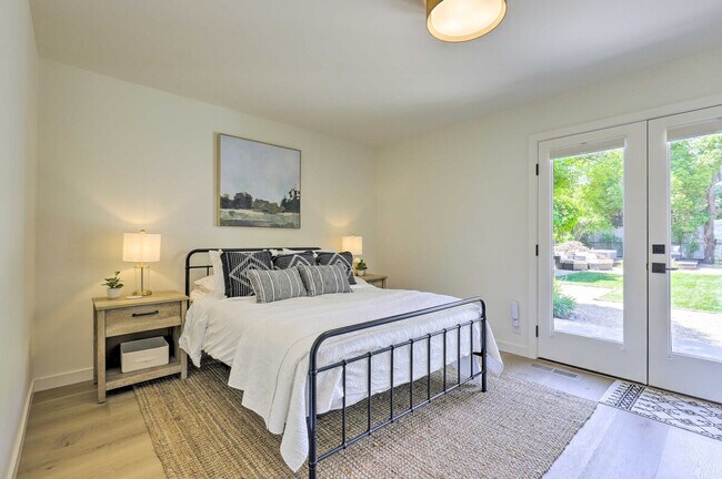 Building Photo - 1155 Grape Ln