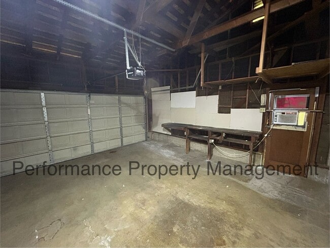 Building Photo - Cute 2 Bed/1 Bath Home in SW Bakersfield w/ RBP & $0 Deposit Option