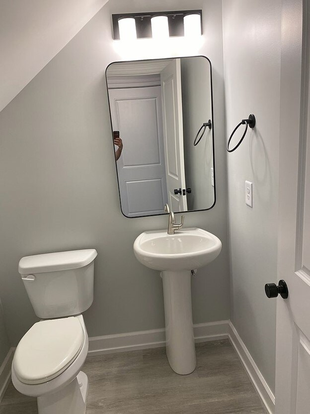 Building Photo - 102 Maple Vw Dr